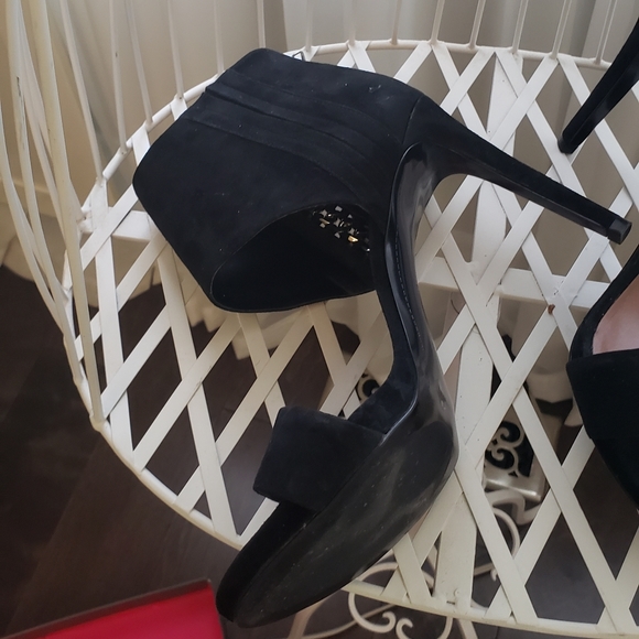 Vince Camuto - Picture 4 of 6